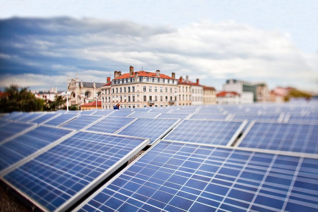 découvrez nos solutions solaires à lyon pour optimiser votre consommation d'énergie et contribuer à la planète. profitez d'installations personnalisées et d'une expertise locale pour améliorer votre autonomie énergétique.