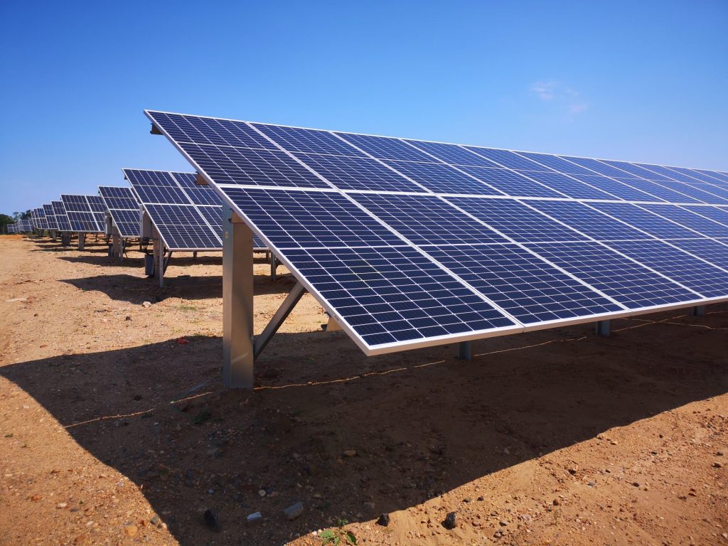 découvrez les avantages des systèmes solaires au sol, une solution écologique et économique pour produire votre propre énergie renouvelable. optimisez votre espace extérieur tout en réduisant votre empreinte carbone et en profitant d'économies sur vos factures d'électricité.