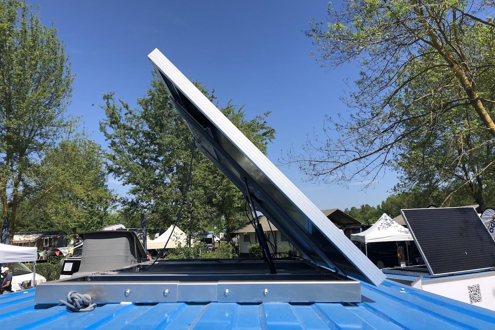 découvrez notre support panneau solaire spécialement conçu pour les camping-cars. offrez à votre véhicule une source d'énergie renouvelable et optimisez vos aventures en pleine nature avec une installation facile et durable.