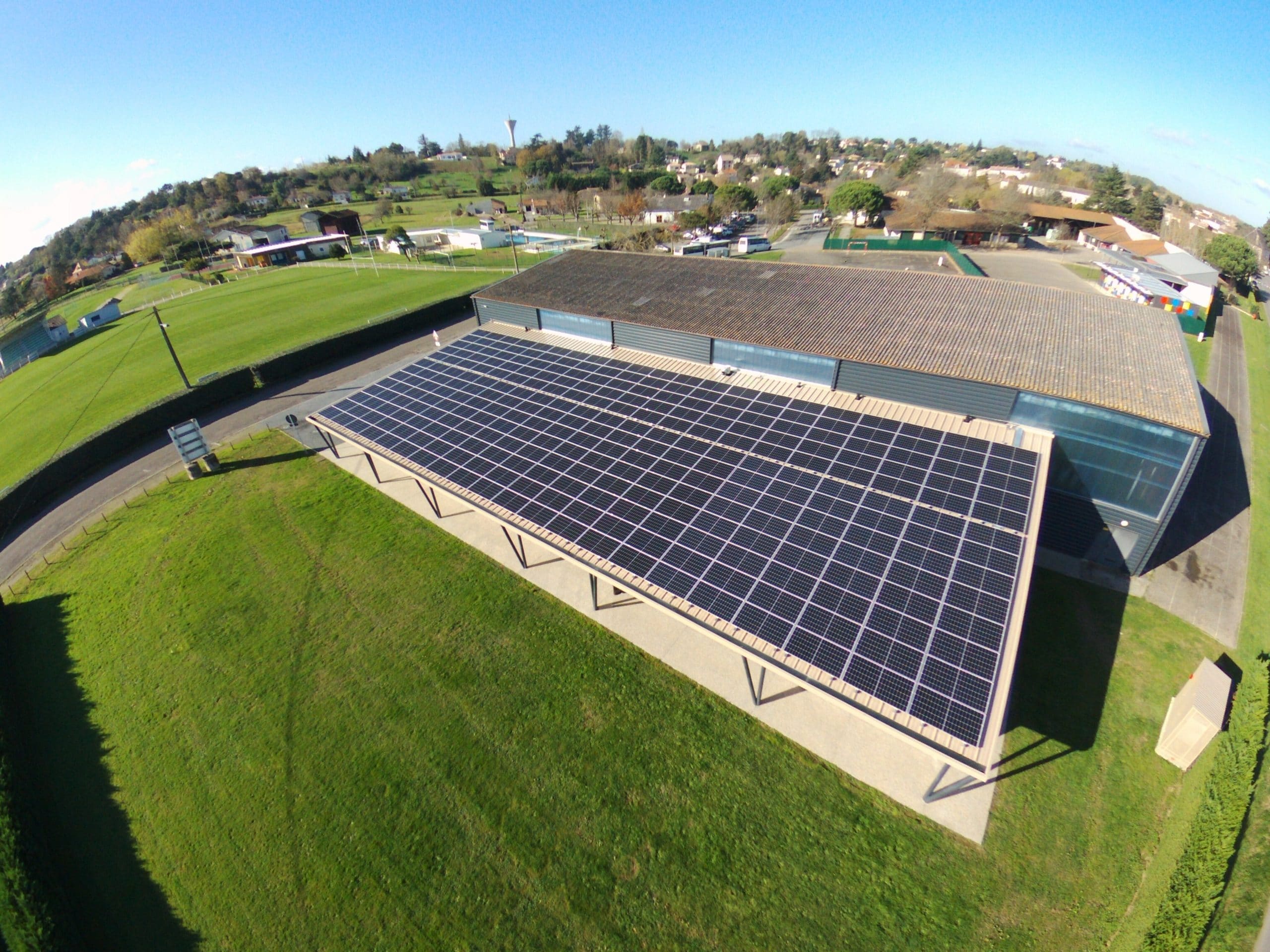 découvrez tout sur la surface 100 kwc, une solution optimale pour maximiser la production d'énergie solaire. explorez ses avantages, son installation et son impact environnemental.
