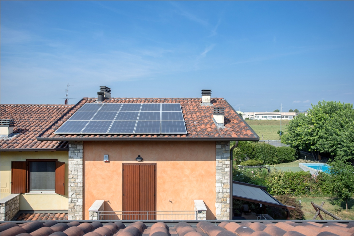 découvrez comment optimiser la surface de vos panneaux solaires pour maximiser la production d'énergie de votre maison. obtenez des conseils pratiques sur le choix de l'emplacement, l'inclinaison et le type de panneaux pour optimiser l'efficacité énergétique de votre habitat.