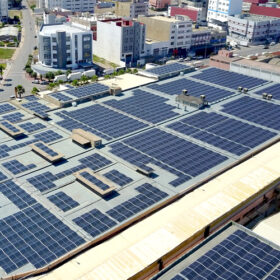 découvrez les tarifs compétitifs des solutions solaires urbaines pour votre maison. profitez d'une énergie renouvelable tout en réduisant vos factures d'électricité et en contribuant à la protection de l'environnement. informez-vous sur les aides et subventions disponibles pour vous aider à investir dans l'énergie solaire.