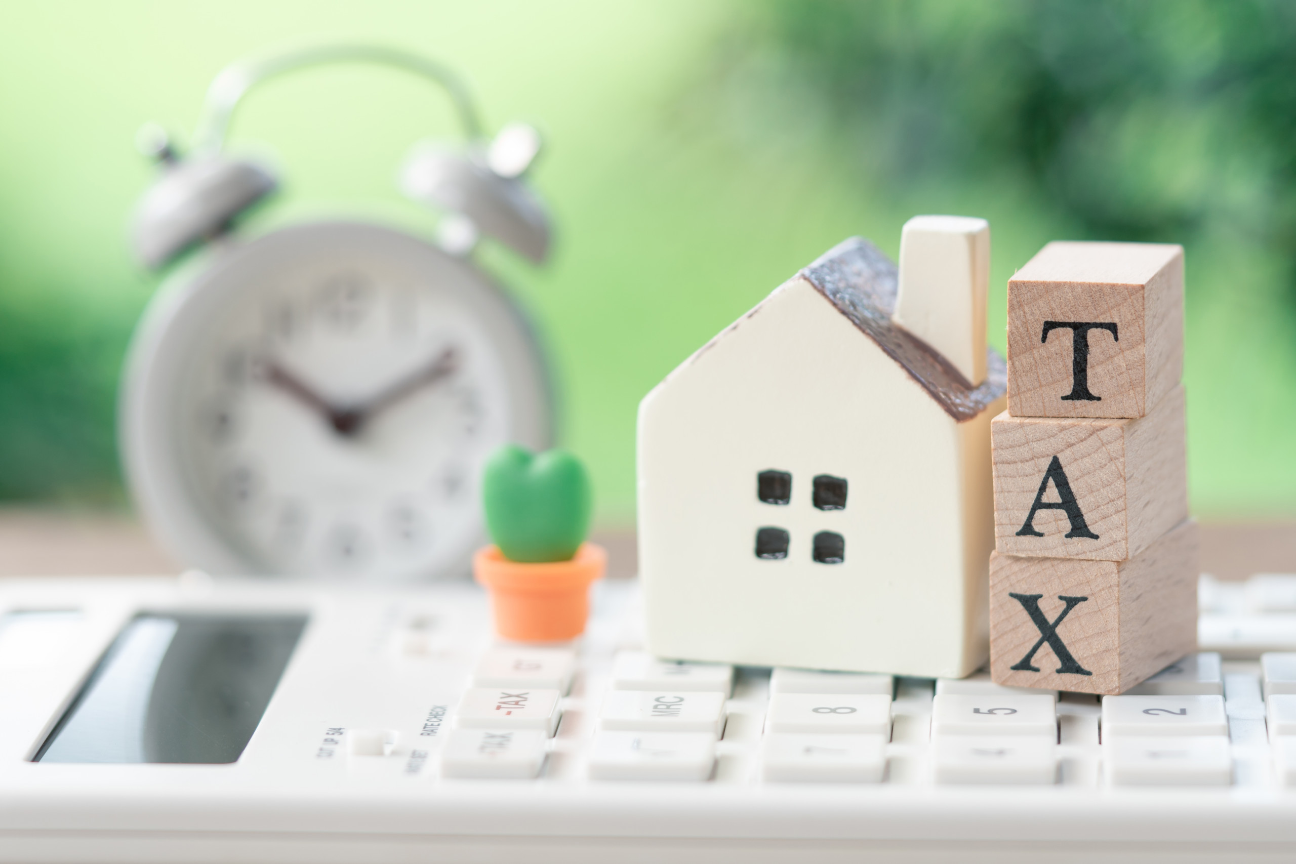 découvrez tout ce qu'il faut savoir sur la taxe photovoltaïque : régulations, taux applicables et implications fiscales pour les propriétaires de systèmes solaires. informez-vous sur les avantages et les exigences pour maximiser votre investissement dans l'énergie renouvelable.