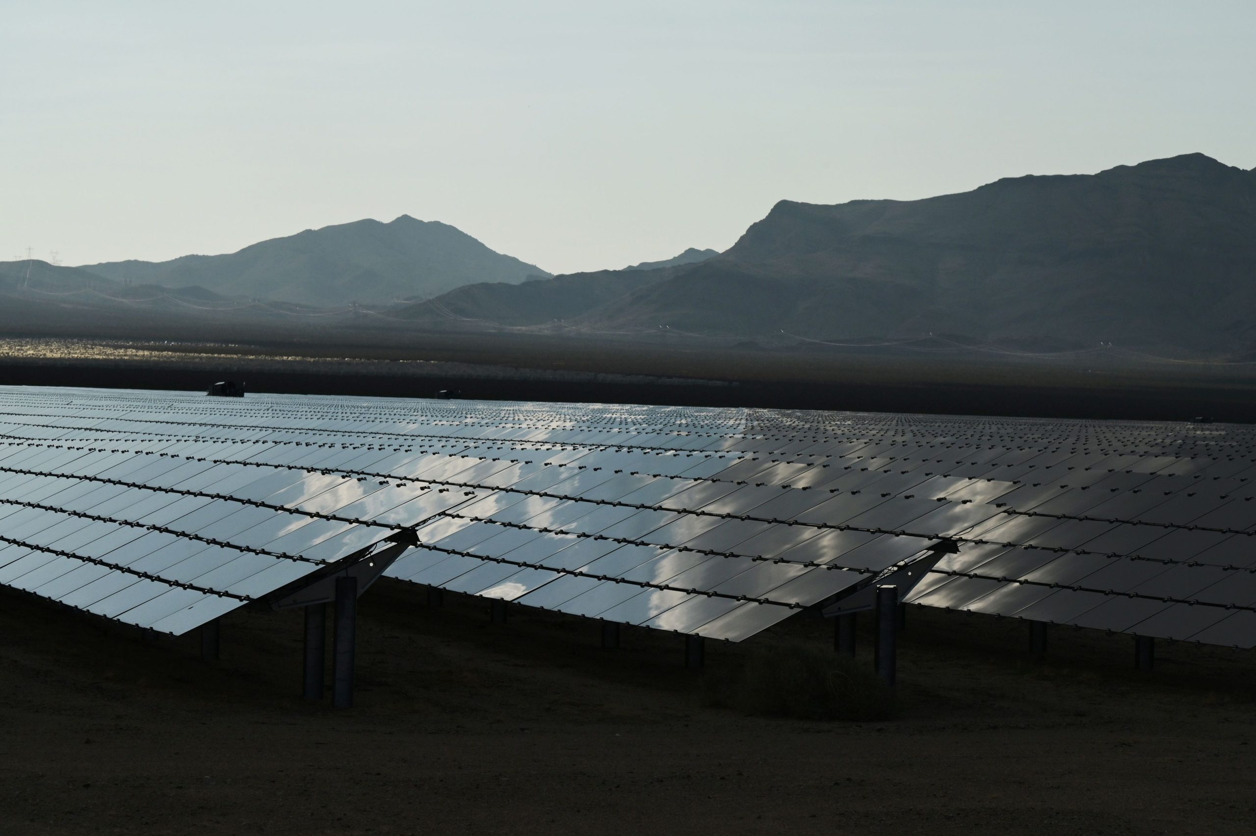 découvrez tout ce que vous devez savoir sur la taxe solaire : son fonctionnement, son impact sur l'installation de panneaux photovoltaïques et les avantages fiscaux qu'elle peut offrir pour un investissement durable et éco-responsable.