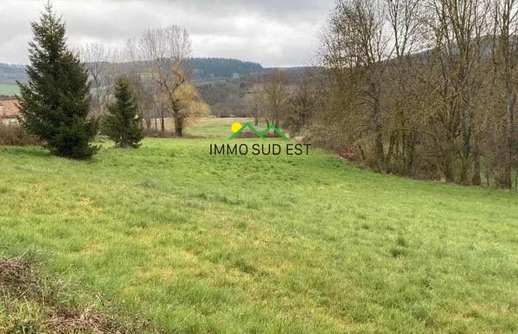 découvrez notre terrain idéalement situé au sud-est, parfait pour construire la maison de vos rêves ou investir dans un projet immobilier. profitez d'un cadre naturel privilégié, avec des équipements à proximité et un accès facile aux transports.