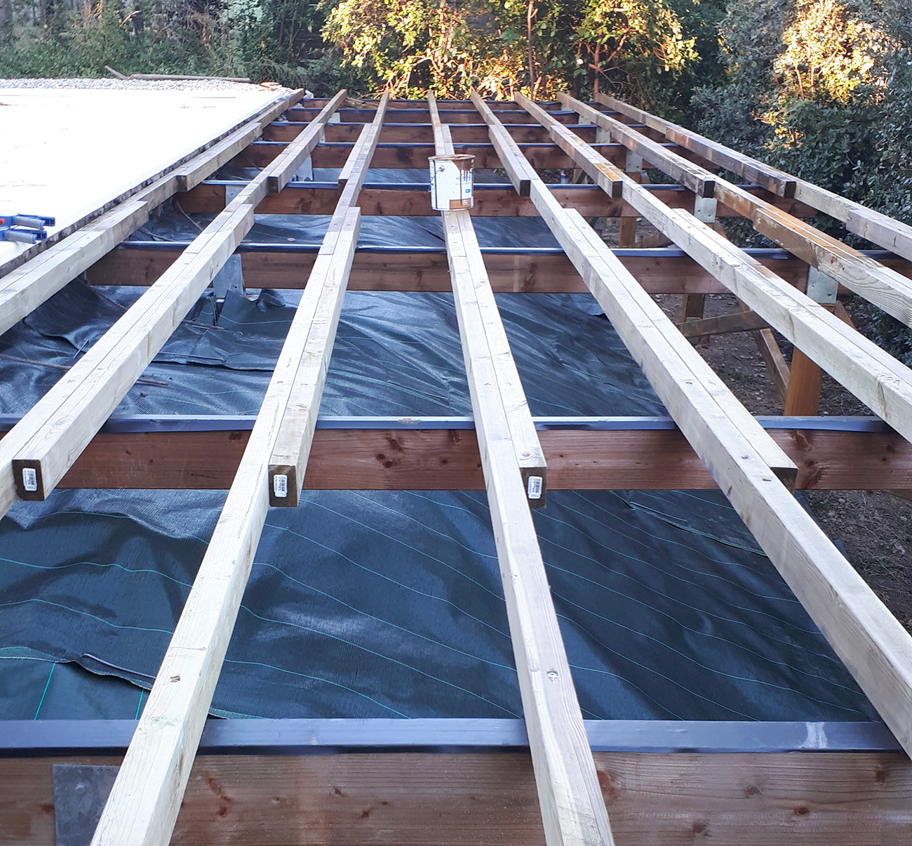 découvrez les avantages d'une terrasse inclinée : esthétique, drainage naturel et maximisation de l'espace. apprenez comment concevoir une terrasse inclinée qui s'harmonise avec votre jardin et améliore la fonctionnalité de votre extérieur.