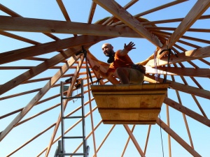 découvrez le toit réciproque, une technique de construction écologique et innovante. apprenez comment cette méthode traditionnelle offre une structure unique, allie esthétisme et durabilité, tout en maximisant l'utilisation des matériaux locaux. idéale pour vos projets architecturaux responsables.