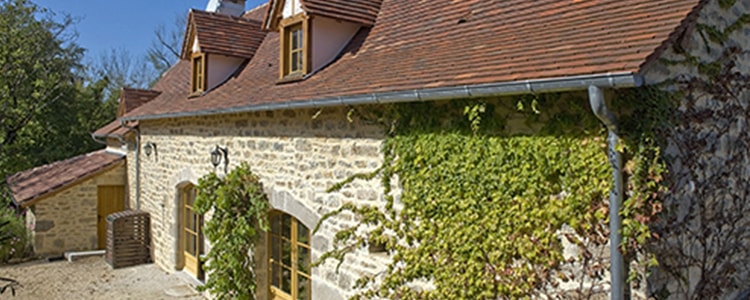 découvrez nos solutions pour une toiture de 100m2, alliant esthétisme et durabilité. profitez d'un savoir-faire expert pour protéger votre maison des intempéries tout en optimisant l'isolation. obtenez un devis personnalisé dès aujourd'hui !