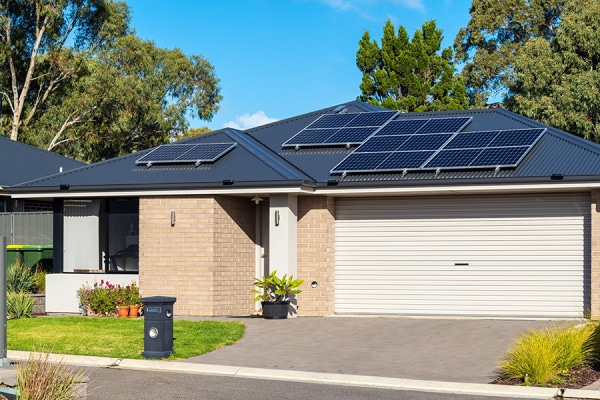 découvrez les prix des toitures photovoltaïques au mètre carré et optimisez votre investissement dans l'énergie solaire. explorez les options économiques et les avantages d'une installation adaptée à vos besoins.