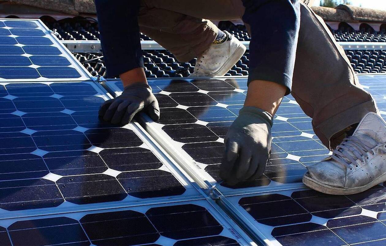 découvrez notre offre de toiture solaire à louer, une solution innovante et écologique pour profiter de l'énergie solaire sans les contraintes d'achat. optez pour une énergie renouvelable tout en réduisant vos factures d'électricité.
