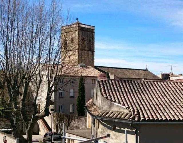 découvrez des solutions de toiture adaptées aux spécificités climatiques et esthétiques du sud de la france. nous vous proposons des matériaux de qualité et des conseils d'experts pour protéger et embellir votre maison au soleil.