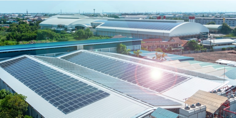 découvrez comment les toitures photovoltaïques transforment l'industrie en offrant des solutions énergétiques durables et rentables. optimisez votre production tout en réduisant votre empreinte carbone grâce à notre expertise en installations solaires adaptées aux besoins industriels.