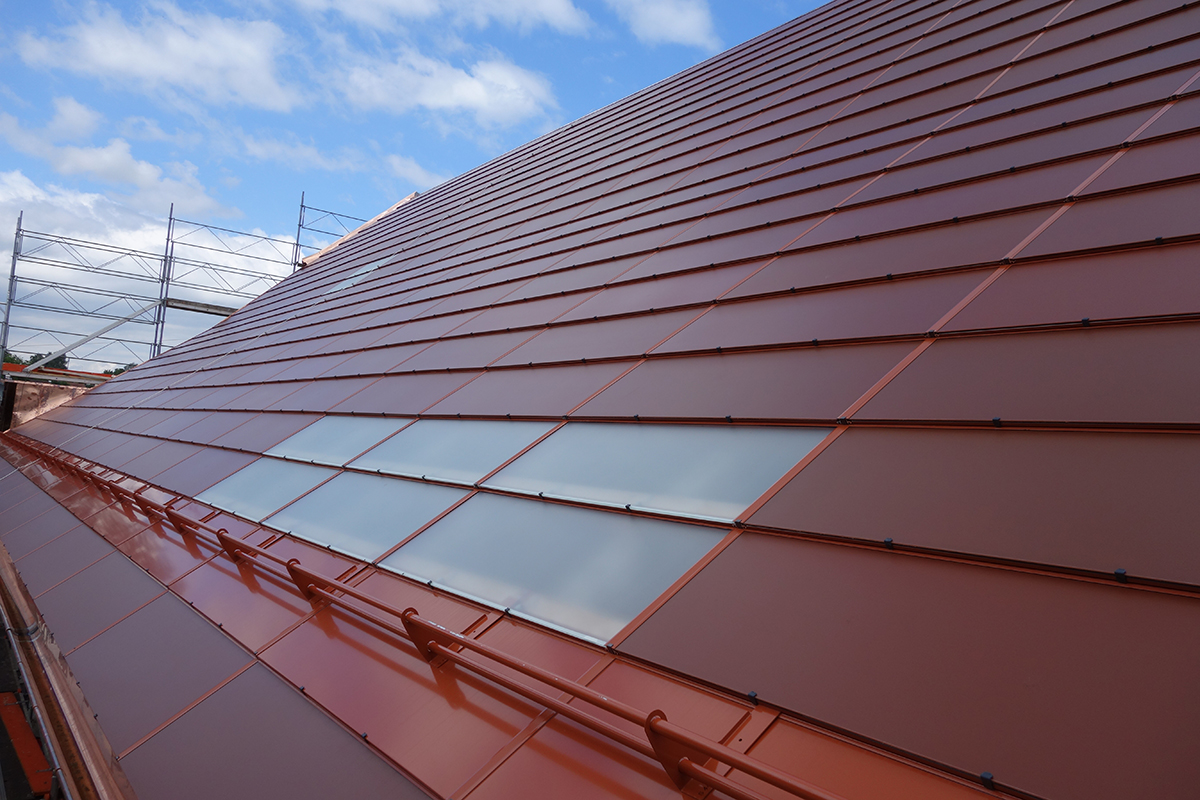 découvrez les tuiles solaires, une solution innovante et esthétique pour transformer votre toiture en source d'énergie renouvelable. alliez durabilité et design tout en réduisant votre empreinte carbone.