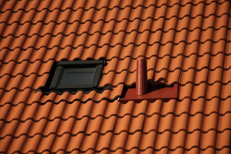 découvrez la tuile tesla, une innovation révolutionnaire pour la toiture qui allie esthétique moderne et performance énergétique. profitez d'une solution durable pour votre maison tout en réduisant vos factures d'énergie.
