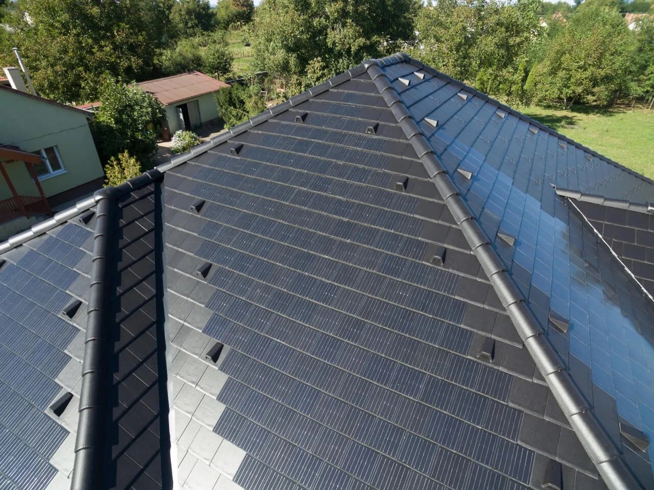découvrez les tuiles solaires, une solution innovante et esthétique pour produire de l'énergie tout en préservant l'apparence de votre toiture. idéales pour une transition énergétique réussie, elles allient performance et design.