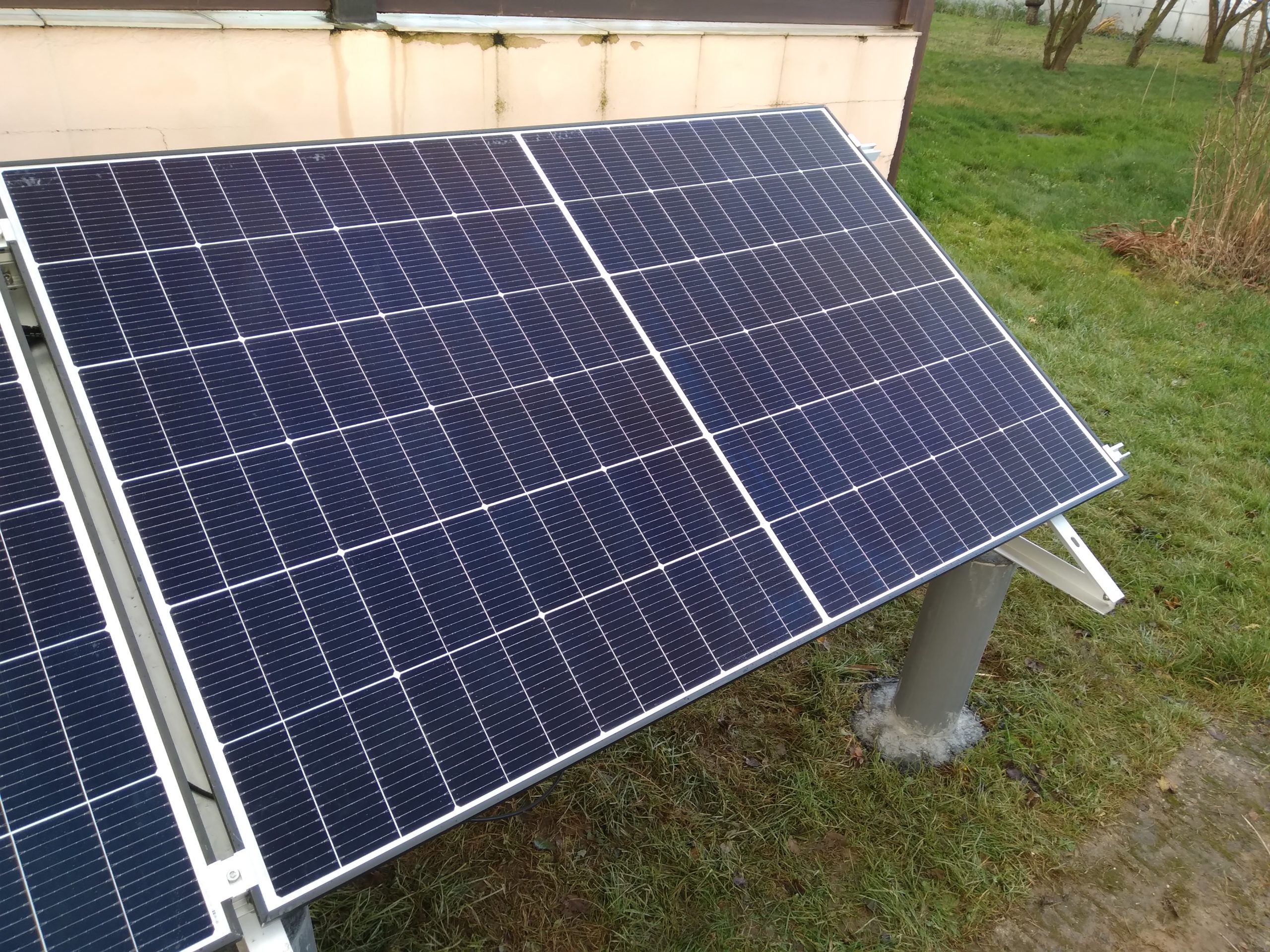 découvrez comment la tva sur les panneaux photovoltaïques peut influencer votre investissement dans l'énergie solaire. informez-vous sur les taux appliqués, les exonérations possibles et les économies réalisables grâce à cette source d'énergie renouvelable.