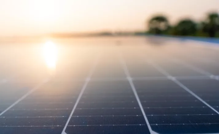 découvrez les différents types de panneaux solaires disponibles sur le marché, leurs caractéristiques, avantages et inconvénients. apprenez à choisir le meilleur panneau solaire pour vos besoins énergétiques et faites le plein d'informations pour une transition vers une énergie renouvelable efficace.