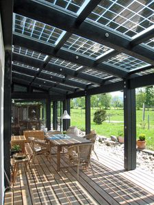 découvrez les avantages d'une véranda solaire pour votre maison : un espace lumineux et éco-responsable qui maximise votre confort tout en réduisant votre empreinte carbone. aménagez votre extérieur avec style grâce à cette solution innovante.