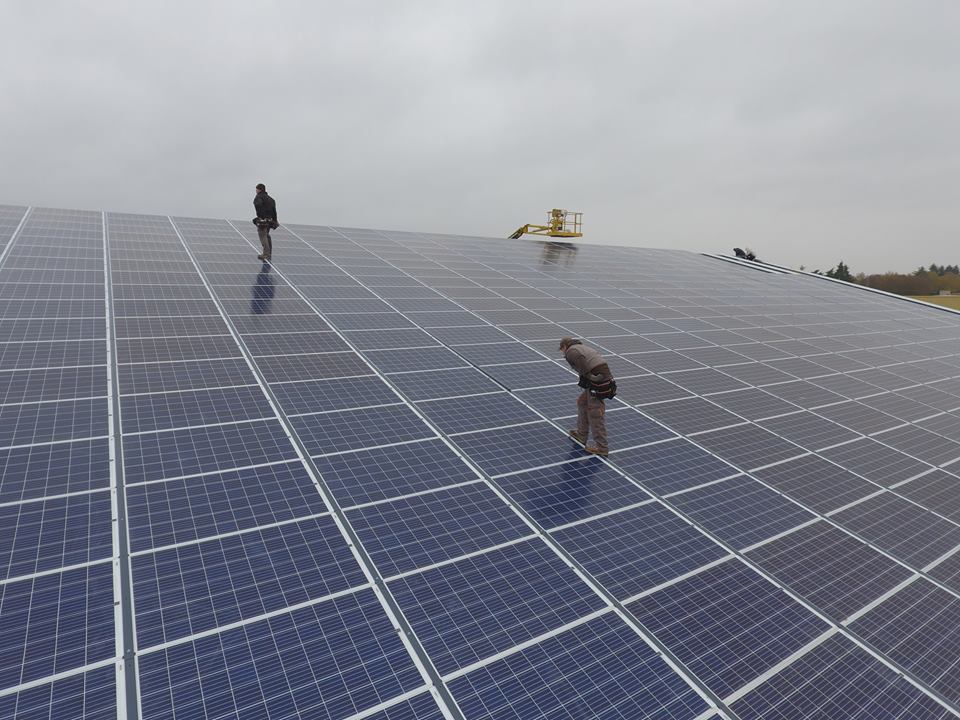assurez le bon fonctionnement de vos panneaux photovoltaïques avec nos services de vérification professionnels. prolongez la durée de vie de votre installation et maximisez votre production d'énergie solaire grâce à des contrôles réguliers et des conseils d'experts.