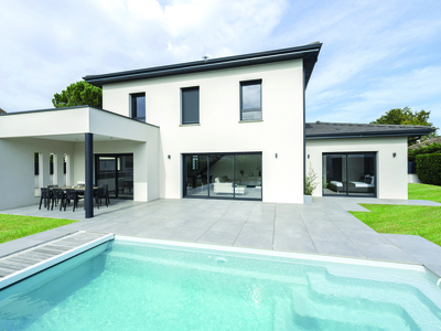 découvrez notre villa spacieuse de 100m2, idéale pour des vacances en famille ou entre amis. profitez d'un cadre relaxant, d'un jardin privatif et d'un accès facile aux attractions locales. un espace parfait pour des souvenirs inoubliables.