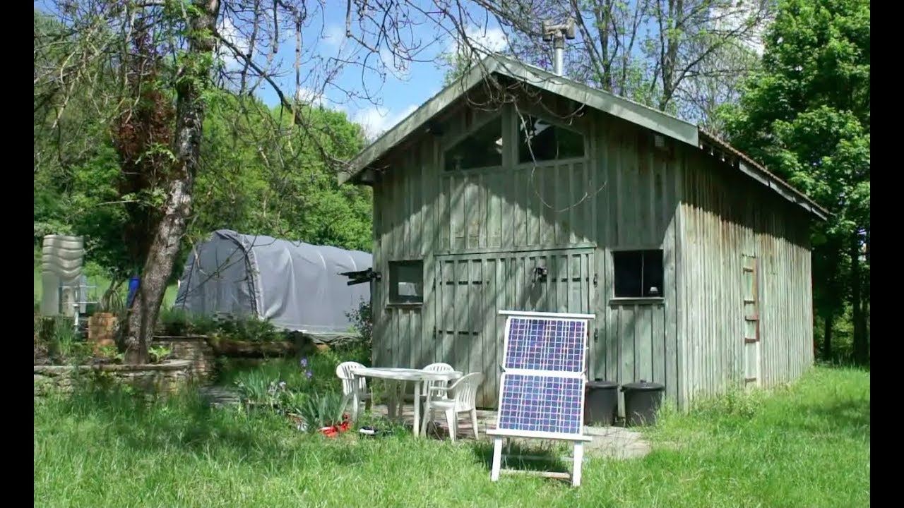 découvrez comment vivre en autarcie, une manière de se libérer des dépendances extérieures et de créer un mode de vie durable. apprenez à cultiver vos propres aliments, à réduire votre consommation d'énergie et à adopter des pratiques écoresponsables pour un quotidien en harmonie avec la nature.
