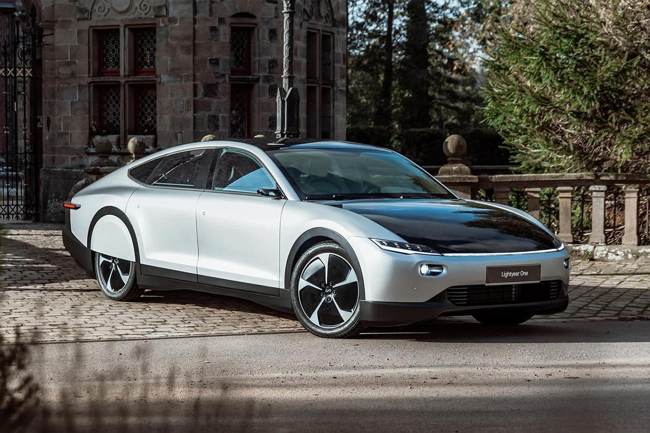 découvrez l'avenir de la mobilité avec notre sélection de voitures solaires. alliant écologie et performance, ces véhicules innovants utilisent l'énergie du soleil pour réduire votre empreinte carbone tout en offrant une conduite agréable. optez pour une voiture durable et faites un geste pour notre planète !