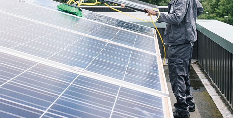 découvrez notre formation solaire à marseille, conçue pour vous initier aux énergies renouvelables et vous donner les compétences nécessaires pour installer et entretenir des panneaux solaires. rejoignez-nous et contribuez à un avenir énergétique durable!