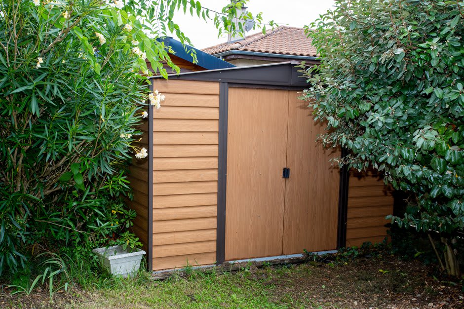 découvrez notre large sélection d'abris en métal, conçus pour allier robustesse et esthétisme. parfaits pour protéger vos véhicules, outils ou équipements, nos abris sont durables et faciles à installer. optez pour une solution sécurisée et esthétique pour votre jardin ou votre cour !
