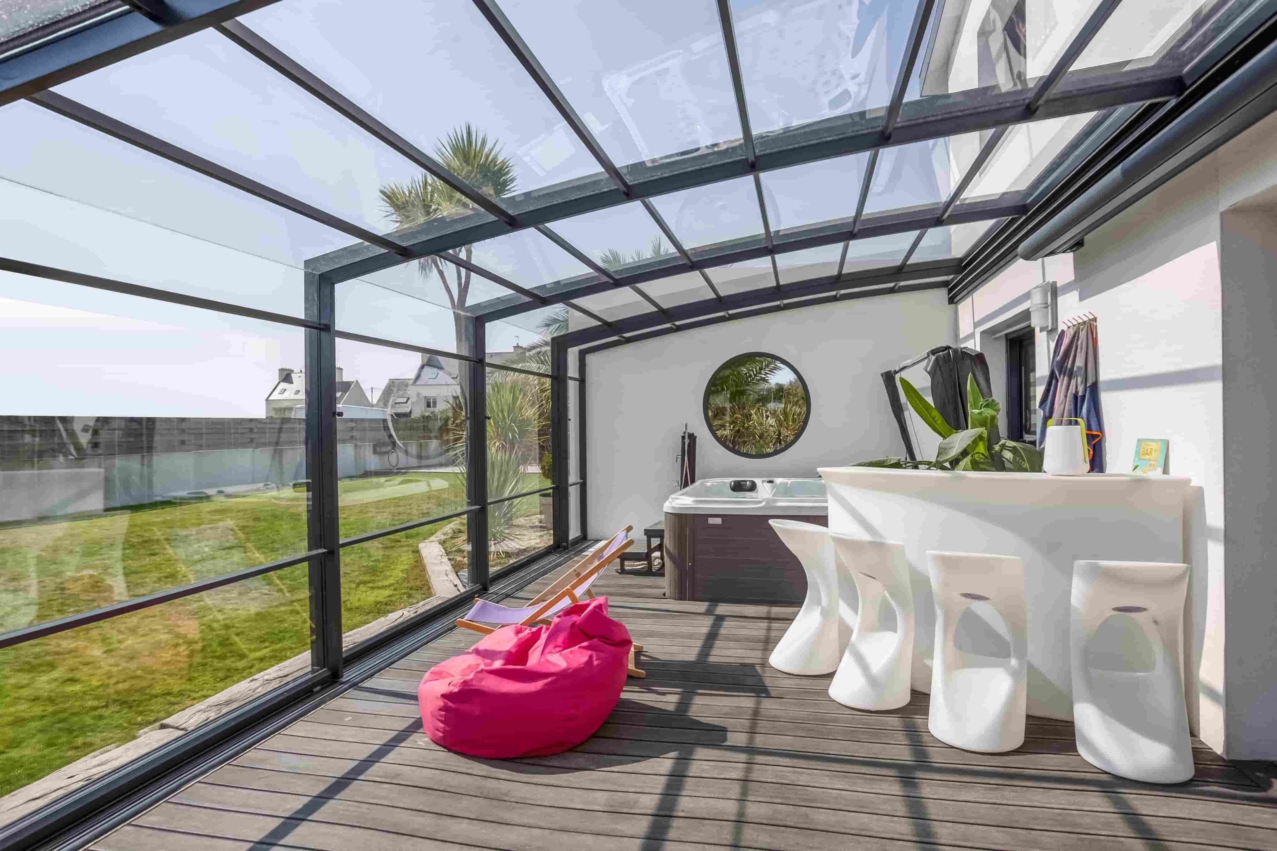 découvrez notre sélection d'abris solaires pour terrasse, alliant design et fonctionnalité. protégez-vous des uv tout en profitant de votre espace extérieur avec style et confort.