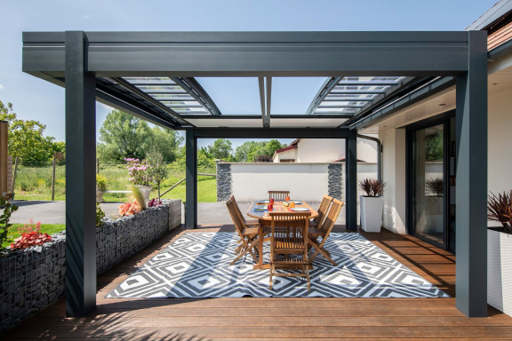 découvrez notre sélection d'abris de terrasse, conçus pour protéger votre espace extérieur tout en ajoutant une touche d'élégance. parfait pour profiter de vos moments en plein air, quelles que soient les conditions météorologiques.