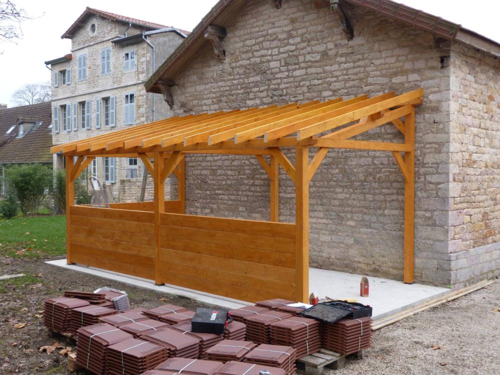 découvrez notre abri voiture en bois, alliant esthétisme et fonctionnalité pour protéger votre véhicule des intempéries. fabriqué avec des matériaux de qualité, il s'intègre harmonieusement dans votre jardin tout en offrant une solution durable et élégante.