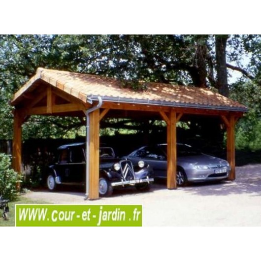 découvrez notre abri 3 places, idéal pour protéger votre voiture ou vos biens des intempéries. avec un design moderne et robuste, cet abri allie praticité et esthétisme pour aménager votre extérieur en toute sérénité.