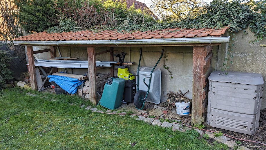 découvrez nos abris de jardin solaires, alliant esthétisme et durabilité. profitez d'un espace de rangement ou de loisirs, alimenté par une énergie verte et renouvelable. idéal pour embellir votre jardin tout en respectant l'environnement.