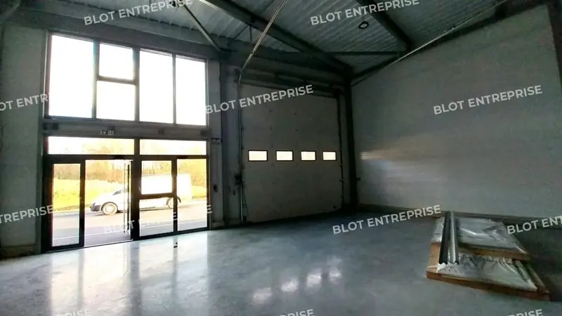 découvrez nos offres d'achat de hangars adaptés à vos besoins. que ce soit pour stocker des équipements, entreposer des marchandises ou développer votre activité, trouvez le hangar idéal à un prix compétitif.