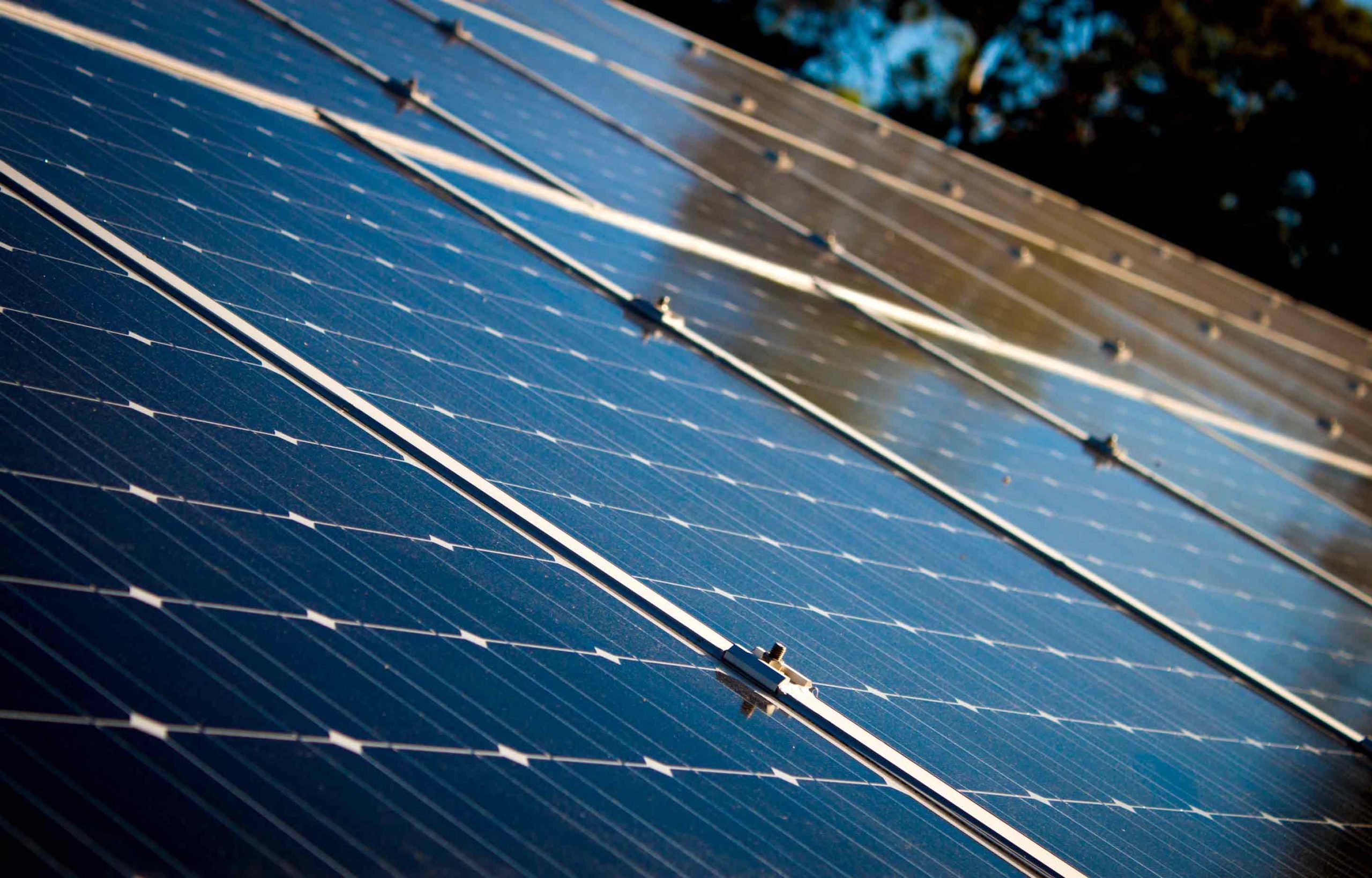 découvrez les avantages des panneaux photovoltaïques pour produire de l'énergie renouvelable. économisez sur vos factures d'électricité tout en contribuant à la protection de l'environnement grâce à cette technologie durable et innovante.