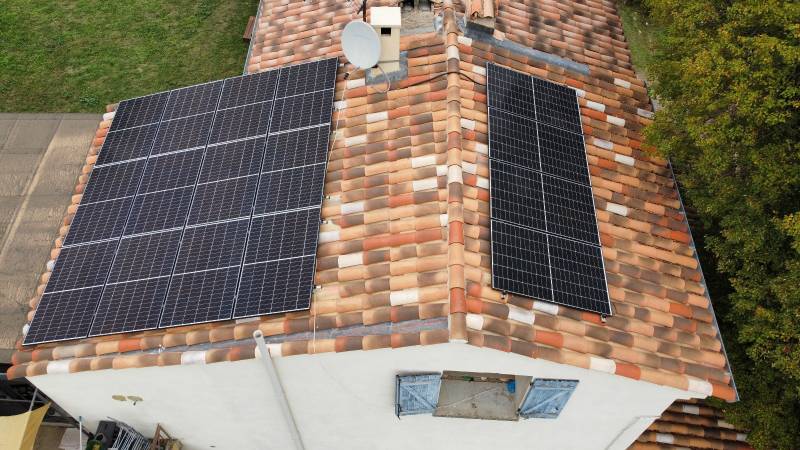 découvrez les aides photovoltaïques en 2025 : subventions, prêts à taux zéro et dispositifs fiscaux pour rendre votre projet d'énergie solaire accessible et rentable. ne manquez pas les opportunités d'investir dans une énergie durable tout en réduisant votre facture énergétique.