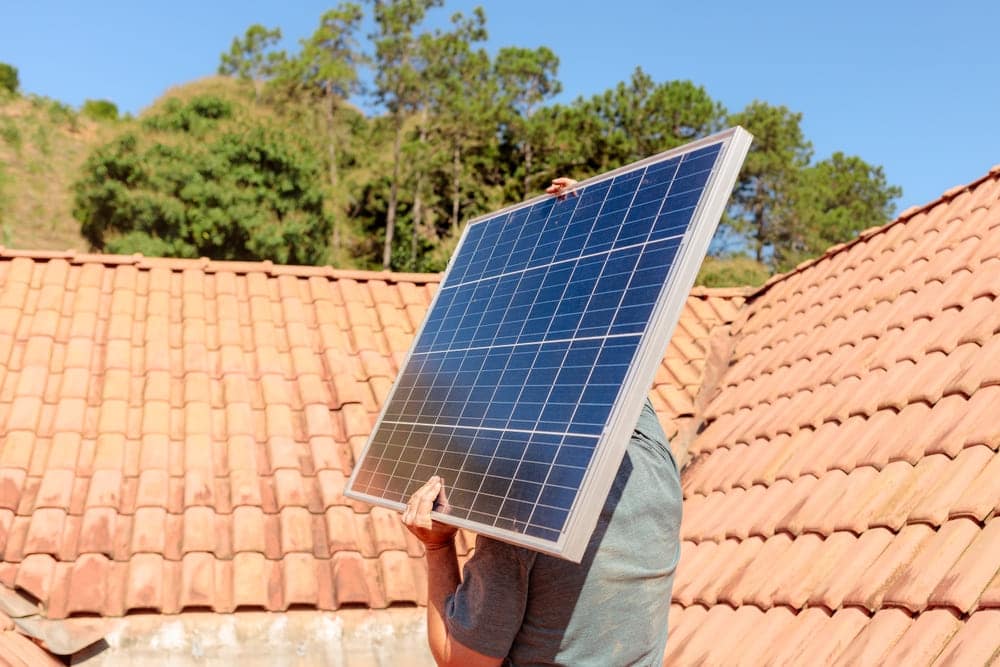 découvrez les nouvelles aides photovoltaïques en 2025 pour faciliter l'installation de panneaux solaires. profitez de subventions et d'incitations fiscales pour réduire vos coûts et contribuez à une énergie durable.