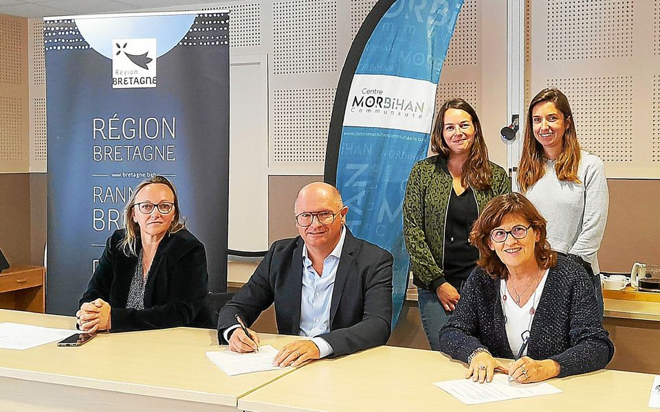 découvrez toutes les aides disponibles en bretagne pour soutenir les particuliers et les entreprises. qu'il s'agisse d'aides financières, de subventions ou d'accompagnement, explorez les dispositifs mis en place pour favoriser le développement économique et social de la région.
