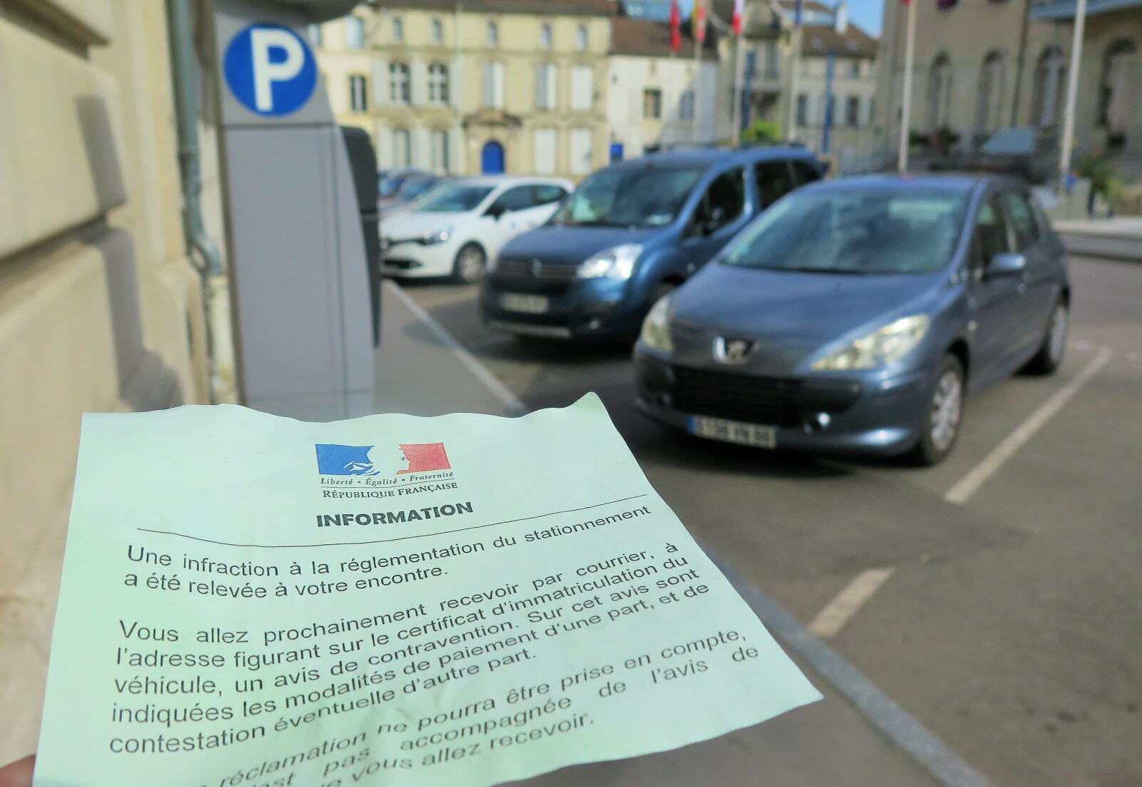 découvrez tout ce que vous devez savoir sur les amendes de stationnement : règles, tarifs, recours et conseils pour éviter les contraventions. assurez-vous de stationner en toute légalité et de comprendre vos droits !
