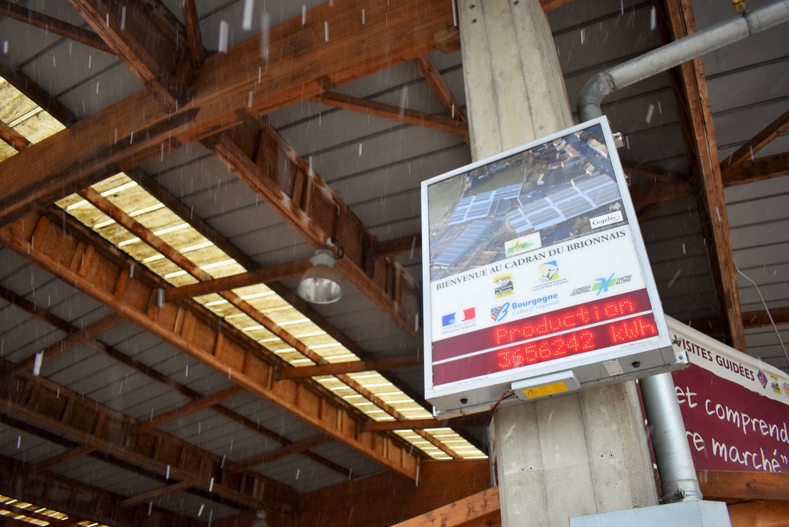 découvrez l'amortissement photovoltaïque, un outil essentiel pour maximiser les performances et la rentabilité de votre investissement en énergie solaire. apprenez comment calculer et optimiser les coûts liés à l'installation de panneaux solaires afin de tirer le meilleur parti de votre production d'énergie renouvelable.