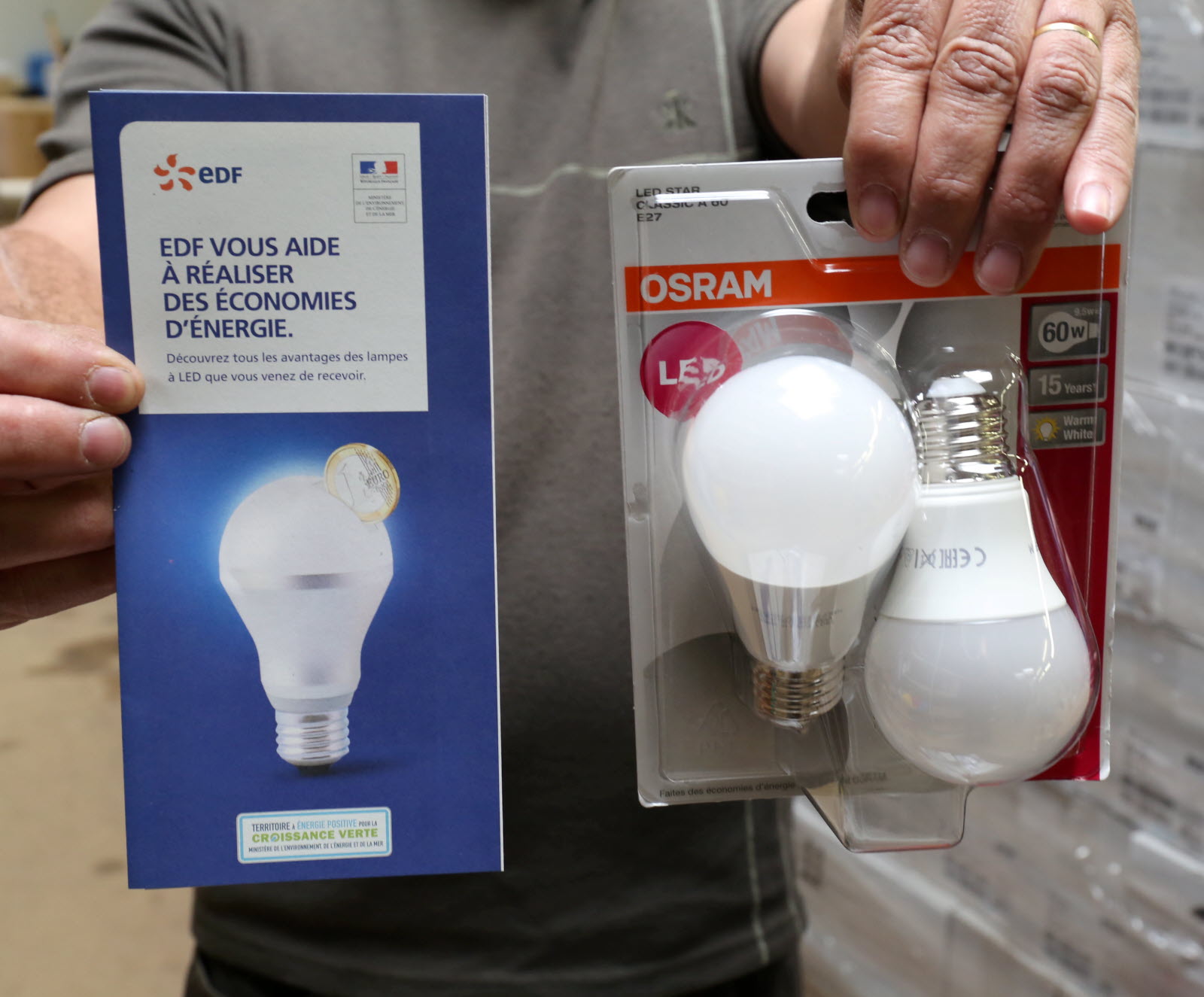 découvrez comment obtenir des ampoules led gratuites pour améliorer l'efficacité énergétique de votre maison. profitez dès maintenant de cette offre exceptionnelle et contribuez à la protection de l'environnement tout en réduisant vos factures d'électricité.