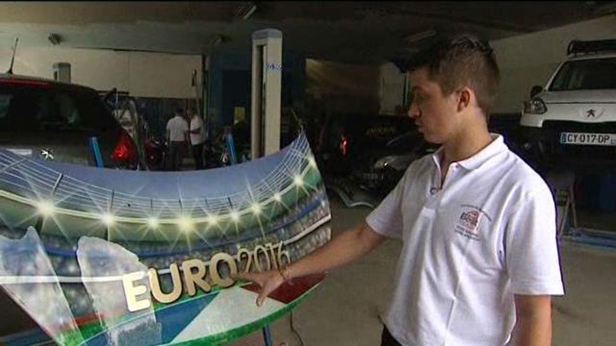 devenez apprenti en carrosserie et plongez dans l'univers fascinant de la réparation automobile. acquérir des compétences pratiques, maîtriser les techniques de peinture et de redressage, et ouvrez la voie à une carrière passionnante dans l'industrie automobile.