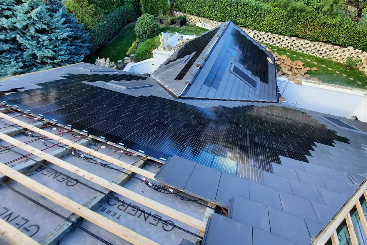 découvrez l'ardoise solaire tesla, une solution innovante et esthétique qui transforme votre toit en source d'énergie durable. profitez d'une électricité propre tout en sublimant l'apparence de votre maison avec ces tuiles solaires haut de gamme.
