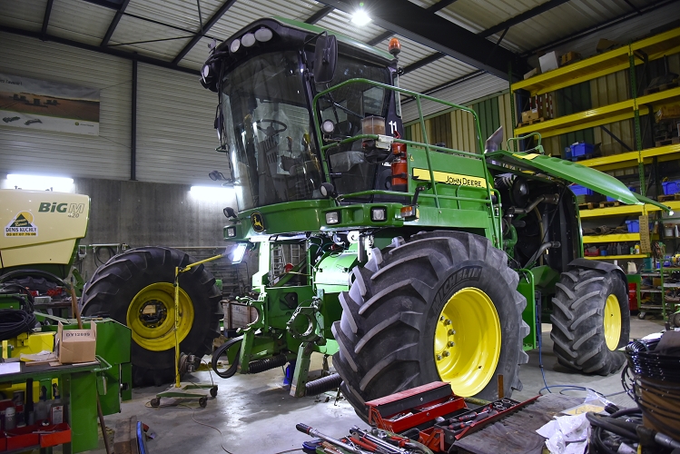 découvrez notre atelier agricole dédié aux passionnés de l'agriculture durable. participez à des formations pratiques, échangez des conseils et apprenez les meilleures techniques pour cultiver vos propres produits tout en respectant l'environnement.