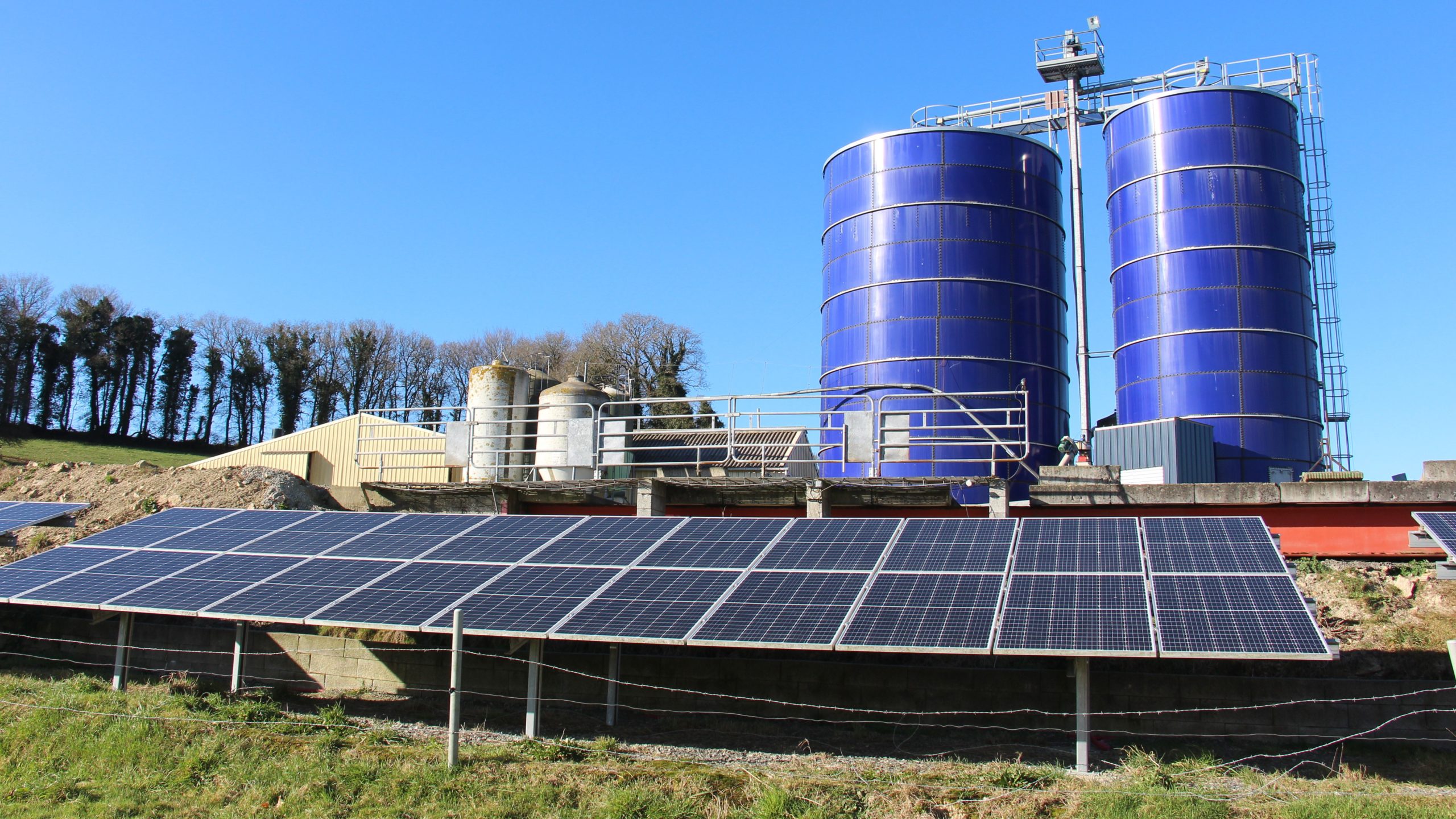 découvrez comment réaliser l'autoinstallation de panneaux solaires chez vous. suivez nos conseils pratiques et profitez d'une énergie renouvelable tout en réduisant vos factures ! allez vers une démarche éco-responsable facilement.