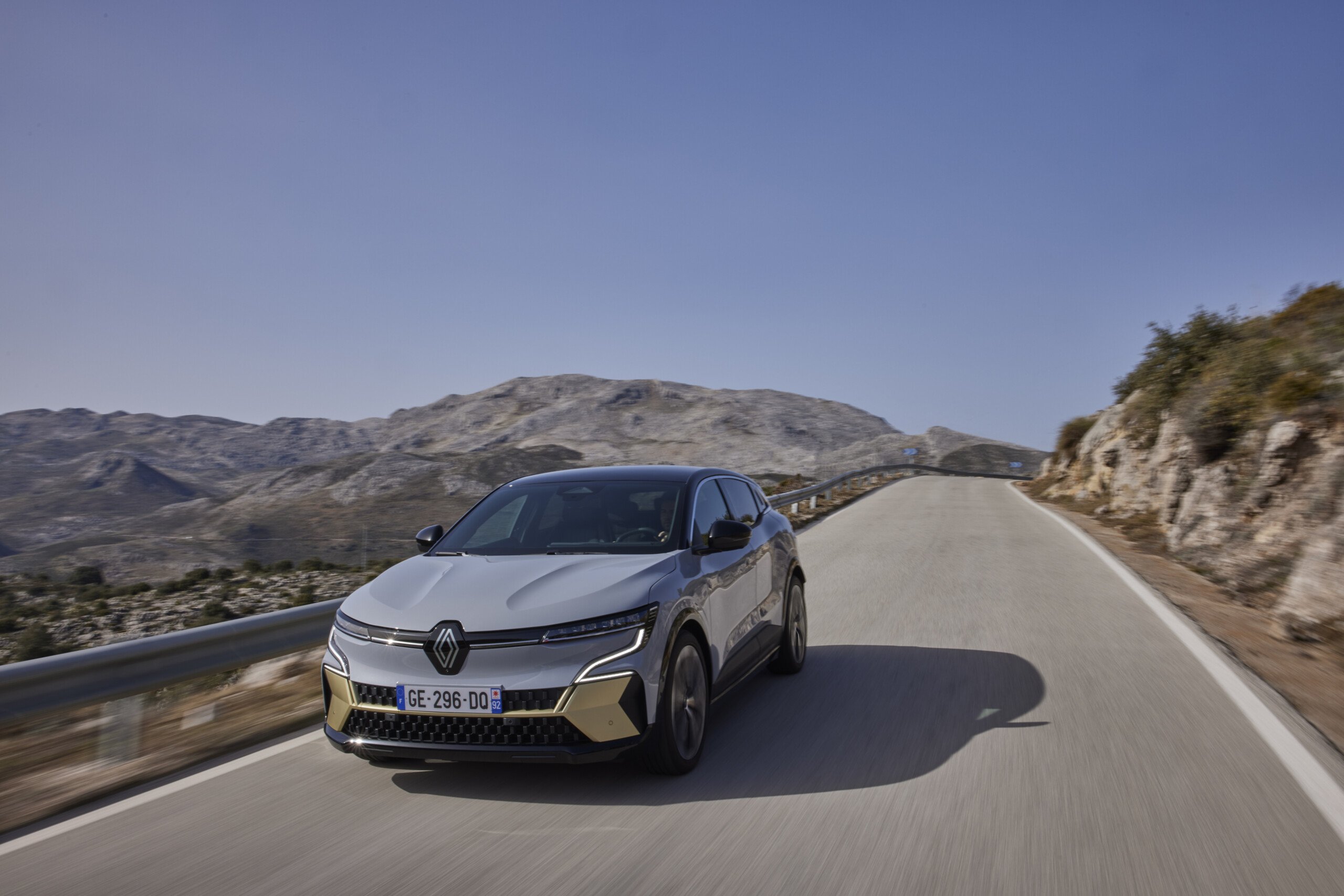 découvrez l'autonomie électrique, une solution innovante pour réduire votre dépendance aux énergies fossiles. explorez les avantages des véhicules et appareils électriques, et apprenez comment maximiser l'efficacité énergétique. transformez votre quotidien grâce à des technologies durables et respectueuses de l'environnement.