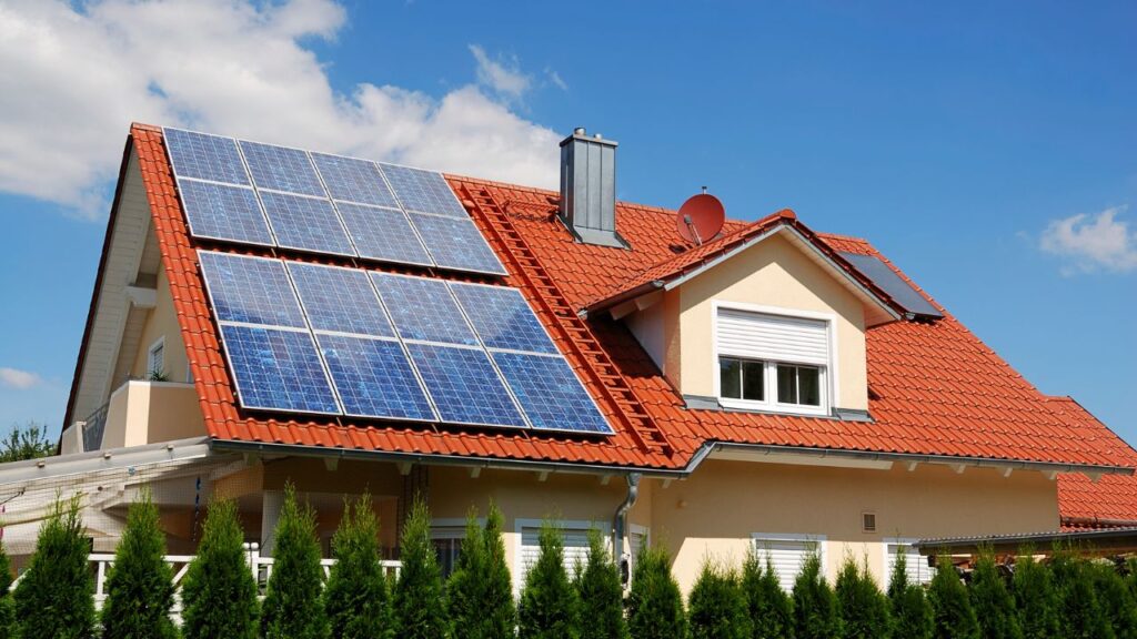découvrez les avantages et inconvénients des panneaux solaires pour mieux évaluer leur potentiel dans votre projet énergétique. informez-vous sur les bénéfices écologiques et économiques, ainsi que sur les limitations et coûts associés.