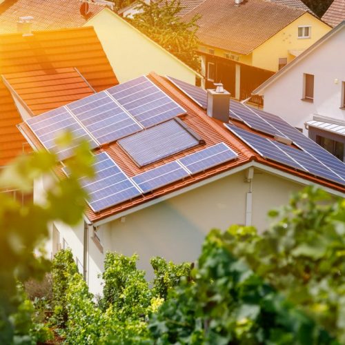 découvrez les avantages et inconvénients des panneaux photovoltaïques avec notre guide complet. informez-vous sur leur impact écologique, leur coût d'installation, ainsi que les économies d'énergie potentielles pour prendre une décision éclairée sur votre projet énergétique.