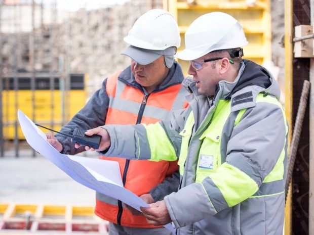 découvrez notre analyse complète sur les bâtiments économiques : avantages, inconvénients et retours d'expérience pour vous aider à faire le meilleur choix pour vos projets de construction.