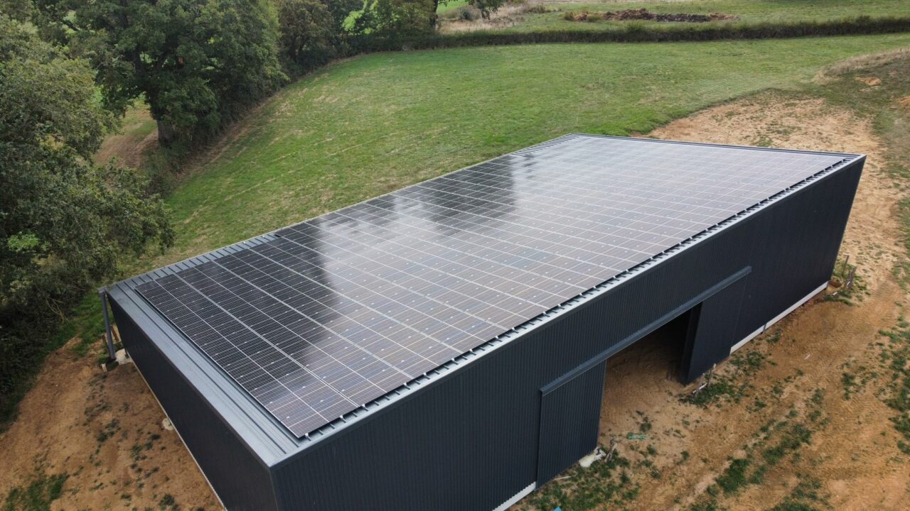 découvrez notre guide complet sur les avis concernant les hangars photovoltaïques. apprenez-en plus sur leurs avantages, leur efficacité énergétique et les retours d'expérience des utilisateurs pour bien choisir votre installation solaire.